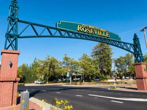 welcome sign into down town Roseville